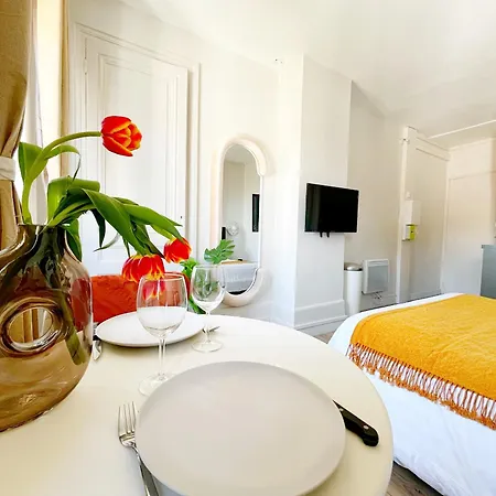 Astrid - Check In H24 - Wifi Lyon